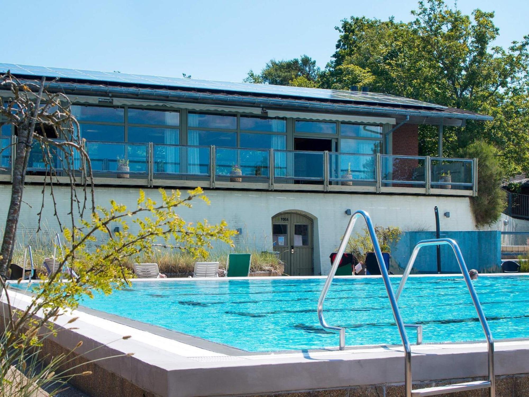 6 Person Holiday Home On A Holiday Park In กิลล์ลาย ภายนอก รูปภาพ
